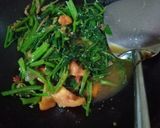 Foto langkah ke 3 dari resep Tumis Kangkung Teri.