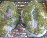 Foto del paso 4 de la receta: Pollo coronado con palmitos, frijoles, choclo y papas encebolladas