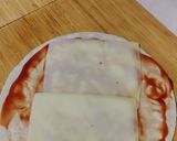 Pizza z tuńczykiem na tortilli krok przepisu 2 zdjęcie