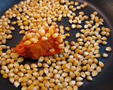 Foto del paso 1 de la receta 156.🍿Palomitas saladas de sobrasada con queso 🌶🧀