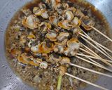 Foto langkah ke 4 dari resep Sate Kerang Kuah Khas Soto Semarang.