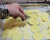 Foto del passaggio 6 della ricetta Cernia su Crosta di Patate al Forno