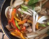 Foto del paso 2 de la receta: Pechuga con vegetales 🥘
