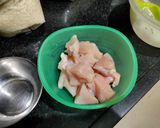 A picture of step 3 of Egg chicken noodles.