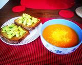 Foto del paso 9 de la receta: Crema de tomate y tostadas con aguacate