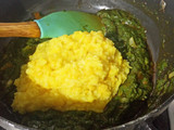 લહેસુની પાલક ખીચડી (Lehsuni Palak Khichdi Recipe In Gujarati)