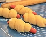 Foto langkah ke 4 dari resep Roti Sosis Sapi - Sausage Hotdog Bun,Delicious.
