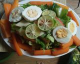 Hình bước làm 1 của món Salad rau thập cẩm dội sốt mè