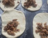 Foto del paso 3 de la receta: Empanadas dulces de carne fritas