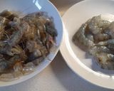 Foto del paso 2 de la receta: Langostinos al ajillo con col