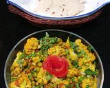 A picture of step 8 of Cauliflower Peas Kadhai Tadka.