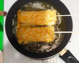 Foto langkah ke 4 dari resep Corndog Roti Tawar.