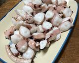 燙大魷魚腳佐五味醬的食譜步驟4照片