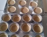 Foto langkah ke 4 dari resep Portuguese egg tart Lotus Biscoff.