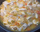 Foto del paso 3 de la receta: Contramuslos de pollo con pimientos rojos y verdes