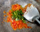 Foto langkah ke 3 dari resep 31. Kulit Pangsit Pedas Manis.