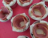 Foto langkah ke 3 dari resep Smooked beef & egg muffin.