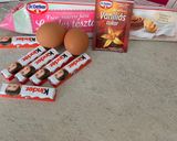 Kinder csokis mini croissant recept fázis 1 fotója