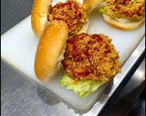 A picture of step 6 of Crispy zinger burger.