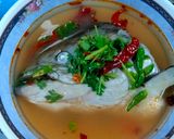 รูปขั้นตอนการทำที่ 4 ของ ต้มยำหัวปลาแซลมอน