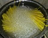 صورة لخطوة 1 من وصفة معكرونه بالصلصه الحمراء