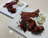 Une image de l'étape 3 de Dattes fumées au chorizo, bacon et fromage à la crème (dessert).