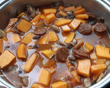 Foto del paso 5 de la receta: Puré de champiñones y calabaza con alubias y chorizo