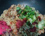 Foto langkah ke 4 dari resep Nasi goreng ruwet.