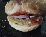 A picture of step 3 of Chicken shami burger.