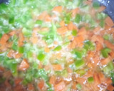 Foto del paso 5 de la receta: Raviolis con Panceta y Verduritas al Wok con Salsa de Mostaza Verde y Miel