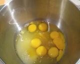 Foto langkah ke 3 dari resep Orange ombre cake enaaakk.