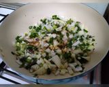 Foto del paso 1 de la receta: Empanadas de pollo cremosas