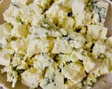 Foto del paso 6 de la receta: FILETES DE 🐟MERLUZA🐟 A LA CREMA DE QUESO ROQUEFORT🧀🫕🧀 Y QUESO CREMOSO 😋🤩🐟🫕🧀🍛🍶🐟