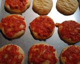 Foto langkah ke 7 dari resep Mini Pizza.