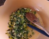 Foto del paso 3 de la receta: Tortilla zapallito, puerro y morron verde