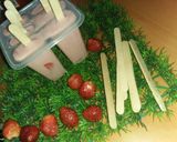 Foto langkah ke 4 dari resep Es Cream Banana Strawbery.
