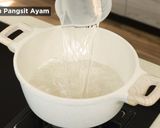 Foto langkah ke 6 dari resep Pangsit Ayam Kuah / Sup Wonton Devina Hermawan.