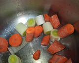 Foto del paso 2 de la receta: Caldo de jamón casero, rápido, económico y sabroso!