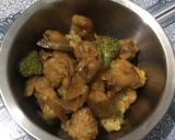Foto langkah ke 5 dari resep Brocoli chicken with bulgogi sauce.