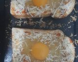 Foto langkah ke 2 dari resep Roti Bakar Telur Keju.