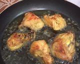 Foto langkah ke 5 dari resep Ayam Goreng Bumbu Kuning!.