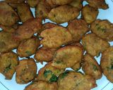 A picture of step 8 of Moong dal pakora.