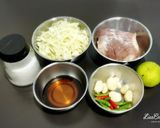 รูปขั้นตอนการทำที่ 1 ของ หมูมะนาว