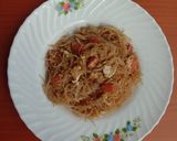 Foto langkah ke 4 dari resep Bihun Goreng Sosis.