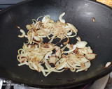 Foto del paso 2 de la receta: Calabacín salteado con cebolla (guarnición)