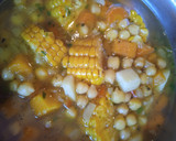 Foto del paso 3 de la receta: Guiso de garbanzos con vegetales y cúrcuma