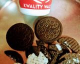 A picture of step 1 of Oreo milkshake.