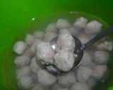Foto langkah ke 5 dari resep Bakso Ayam dan Sapi.