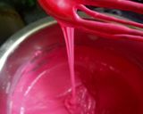 एग्गलेस स्ट्रॉबेरी केक(eggless strawberry cake recepie in hindi) रेसिपी चरण 6 फोटो