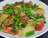 Foto del paso 9 de la receta Ensalada tibia veraniega con espárragos y salmón para cena ligera